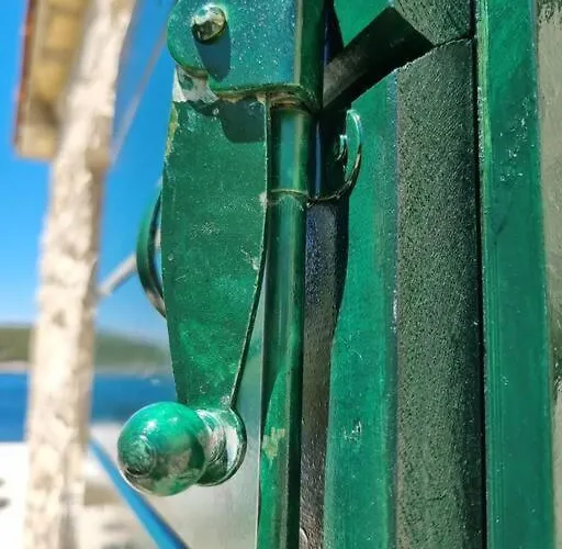 Seaside Vesna *